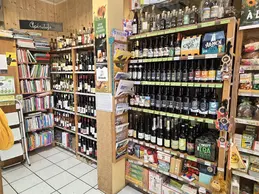 3-biocoop-manosque-le-ble-en-herbe-magasin-bio-biere-vin-local-sans-sulfite.webp