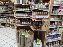 3-biocoop-manosque-le-ble-en-herbe-magasin-bio-bocaux-commerce-prix-accessible-epicerie.webp