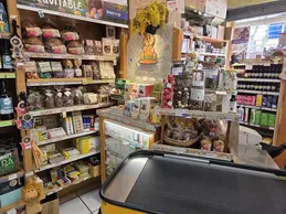 3-biocoop-manosque-le-ble-en-herbe-magasin-bio-caisse-pain-commerce-equitable.webp