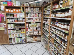 3-biocoop-manosque-le-ble-en-herbe-magasin-bio-epicerie-sucre-sel-sans-gluten.webp