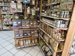 3-biocoop-manosque-le-ble-en-herbe-magasin-bio-epicerie-vrac-epice-biscuit.webp