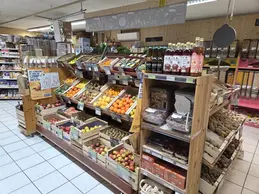 3-biocoop-manosque-le-ble-en-herbe-magasin-bio-fruit-legume-agrume-saison-local.webp