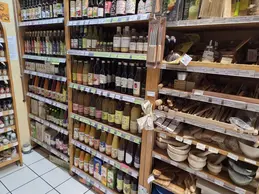 3-biocoop-manosque-le-ble-en-herbe-magasin-bio-jus-fruit-soupe-epicerie-accessoire.webp