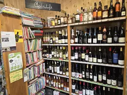 3-biocoop-manosque-le-ble-en-herbe-magasin-bio-vin-alcool-local.webp
